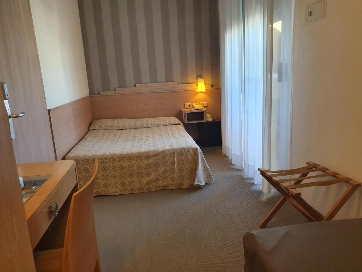Hotel Europa Lignano Sabbiadoro Esterno foto