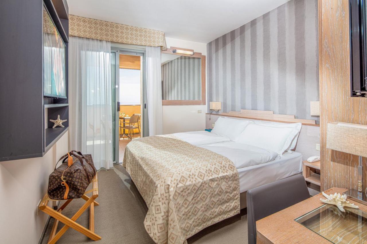 Hotel Europa Lignano Sabbiadoro Esterno foto