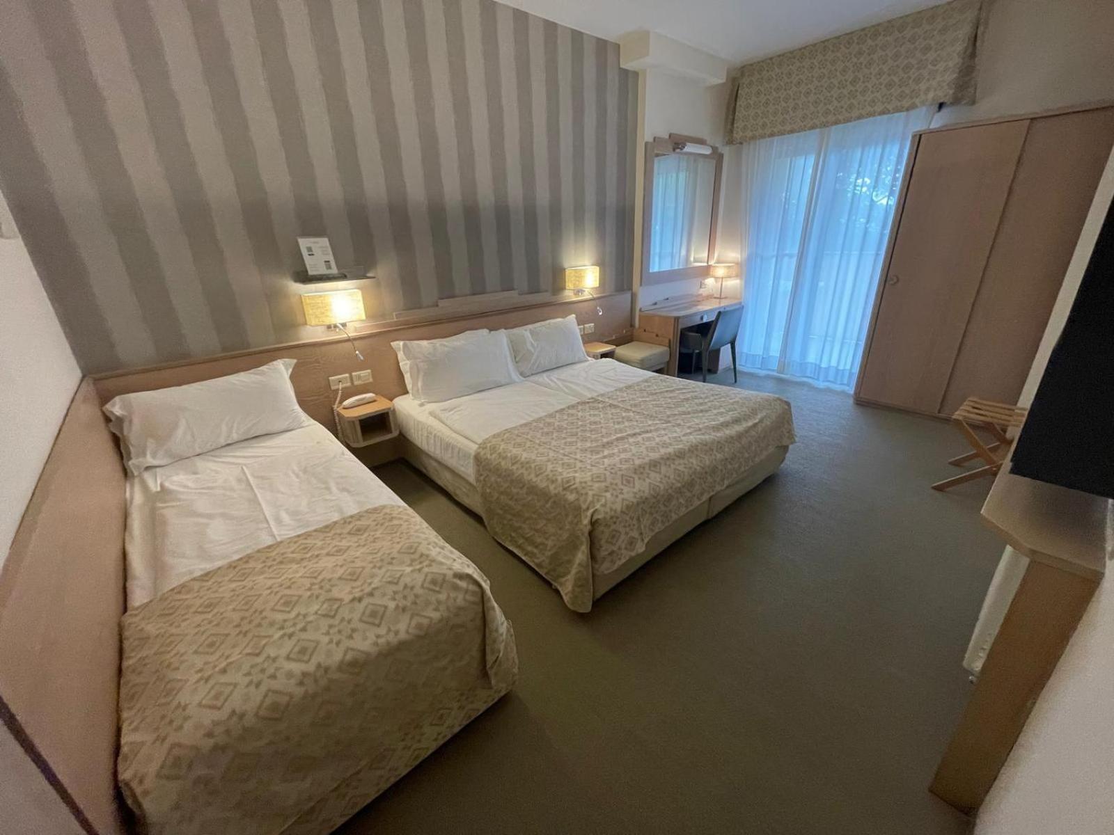 Hotel Europa Lignano Sabbiadoro Esterno foto