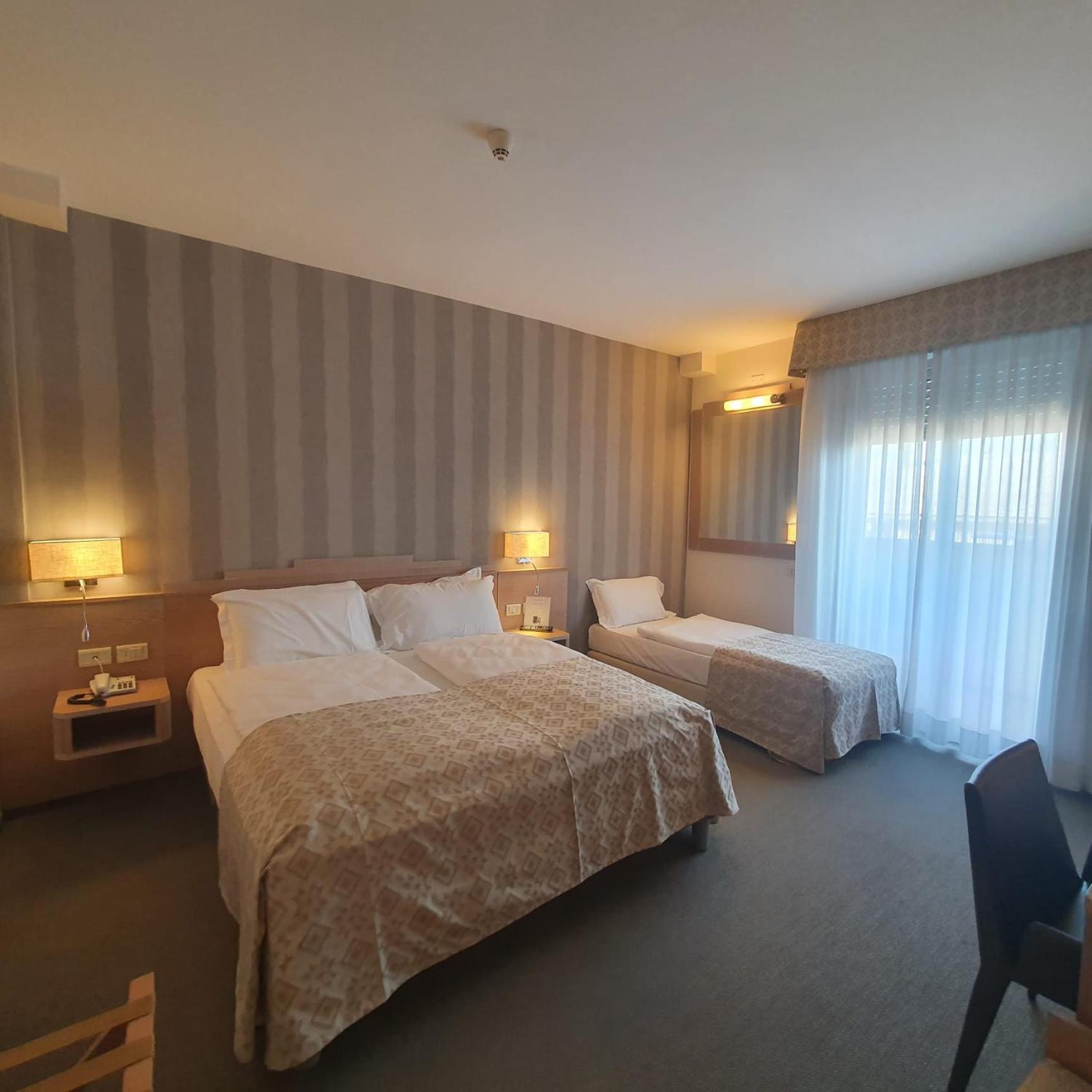 Hotel Europa Lignano Sabbiadoro Esterno foto
