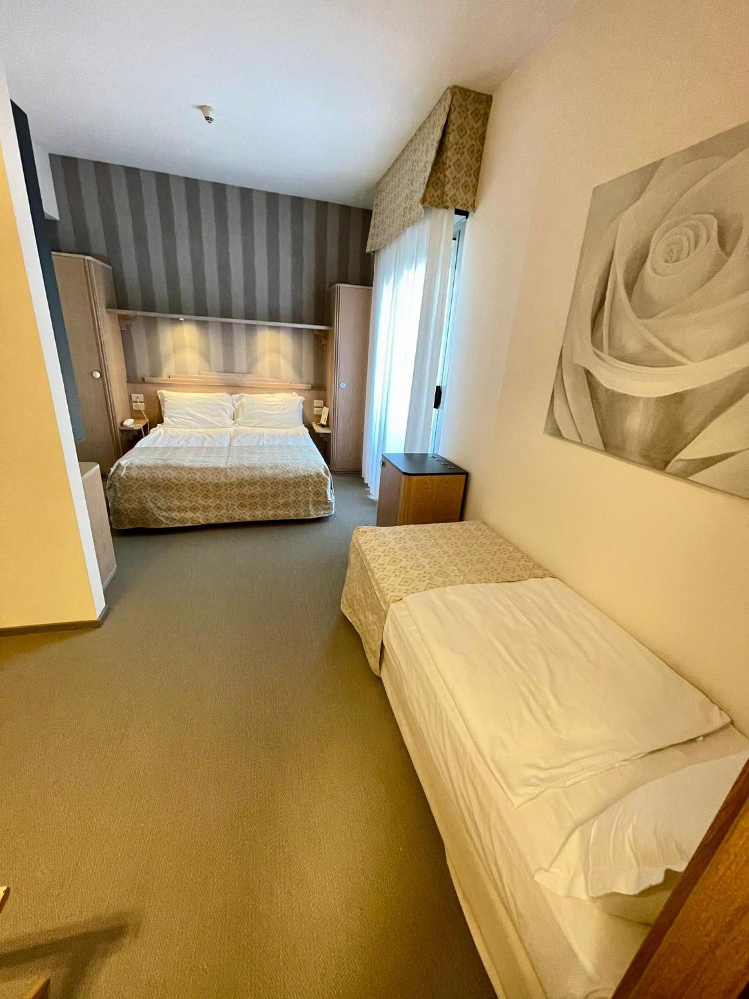 Hotel Europa Lignano Sabbiadoro Esterno foto