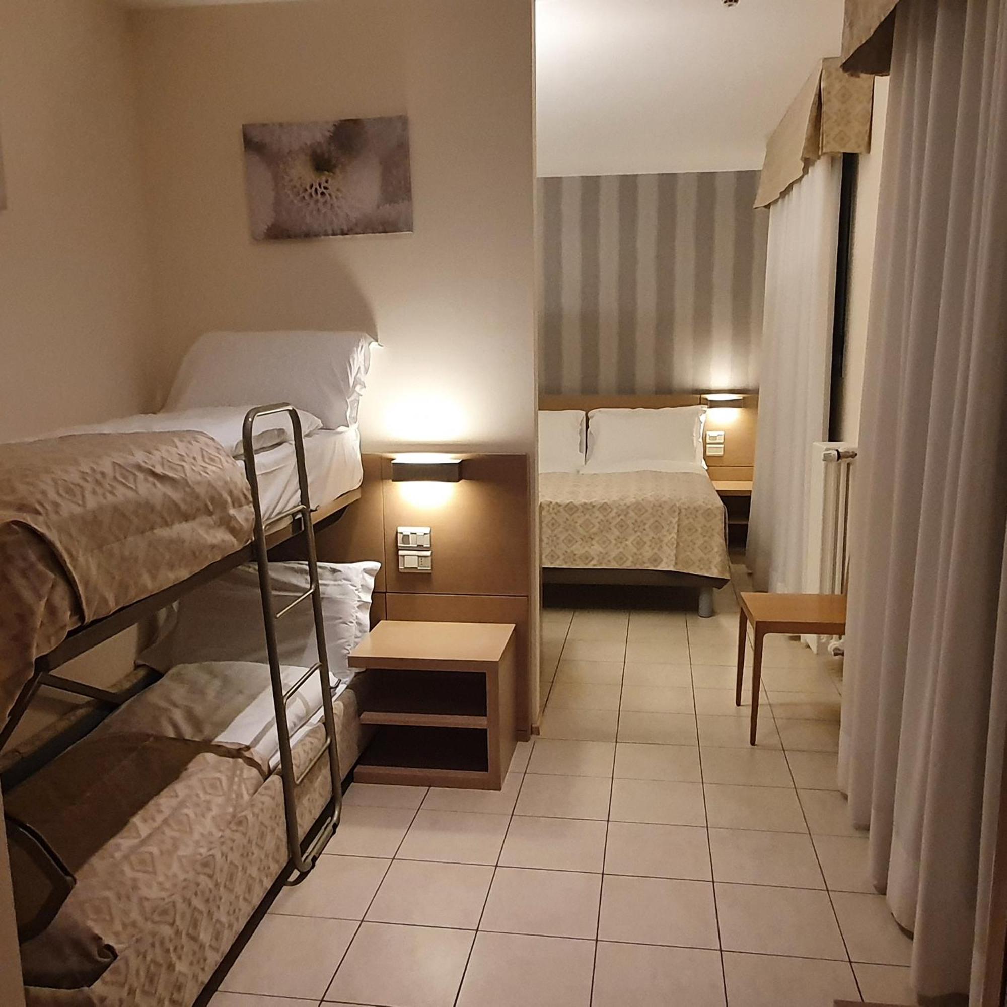 Hotel Europa Lignano Sabbiadoro Esterno foto