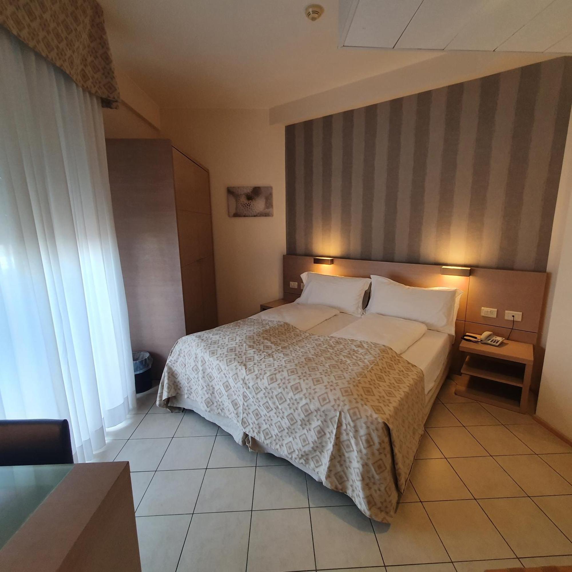 Hotel Europa Lignano Sabbiadoro Esterno foto