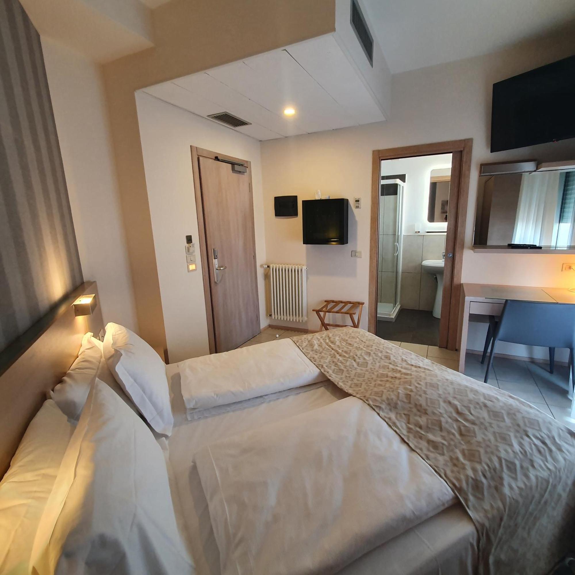 Hotel Europa Lignano Sabbiadoro Esterno foto