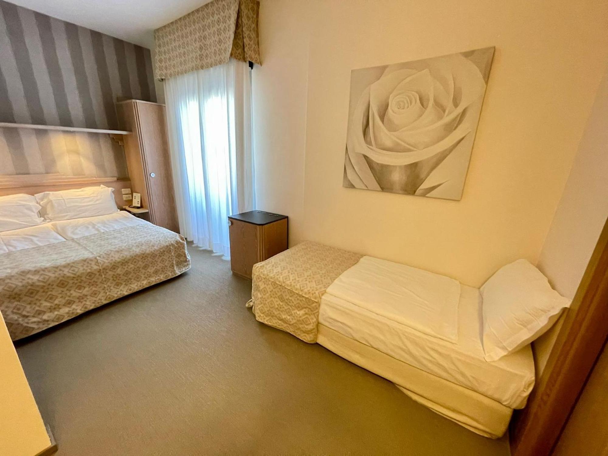 Hotel Europa Lignano Sabbiadoro Esterno foto