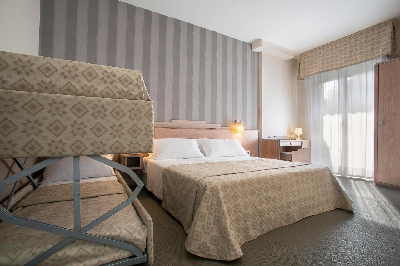 Hotel Europa Lignano Sabbiadoro Esterno foto